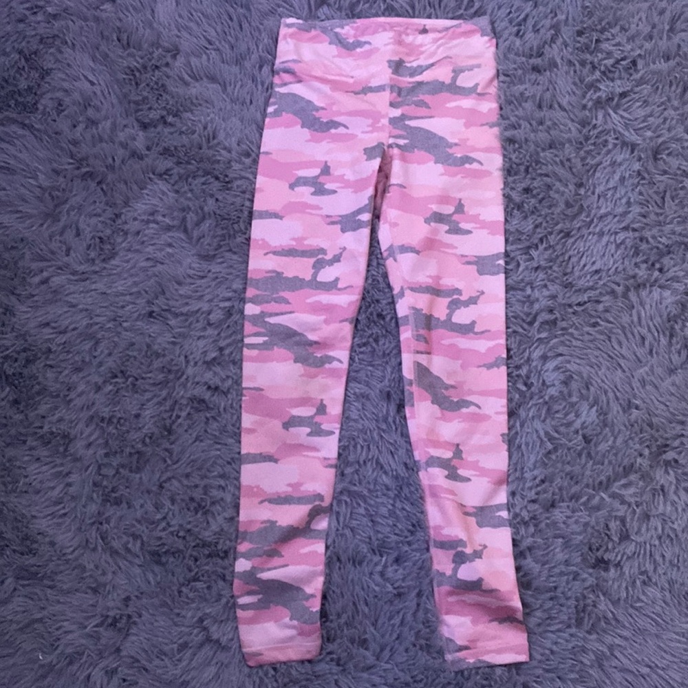 Pink camo leggings